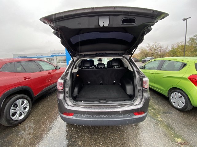 Used 2019 Gray Jeep Limited 4x4 image 22