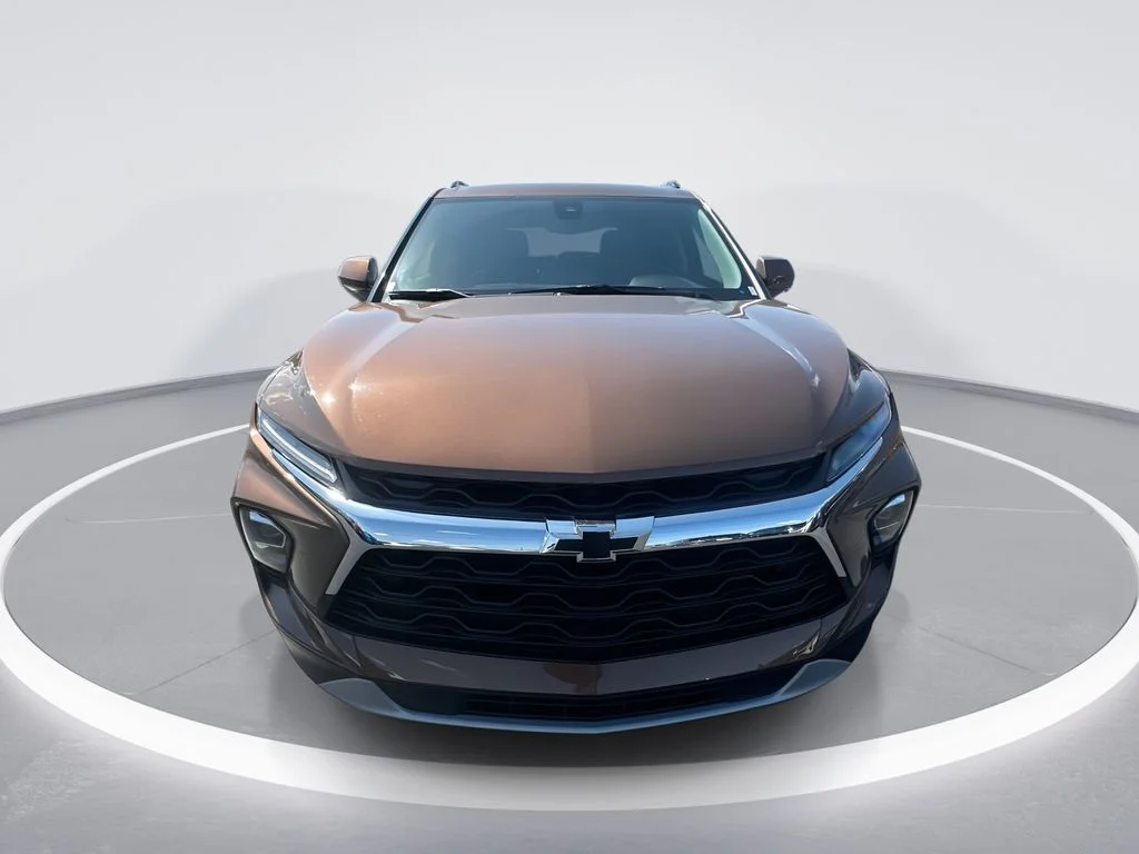 Used 2023 Brown Chevrolet LT image 3