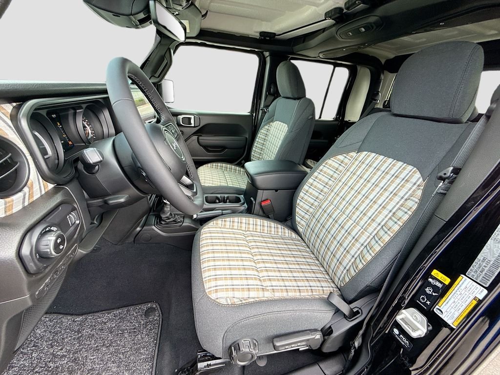 New 2026 Black Clearcoat Jeep 85th Anniversary Edition image 13
