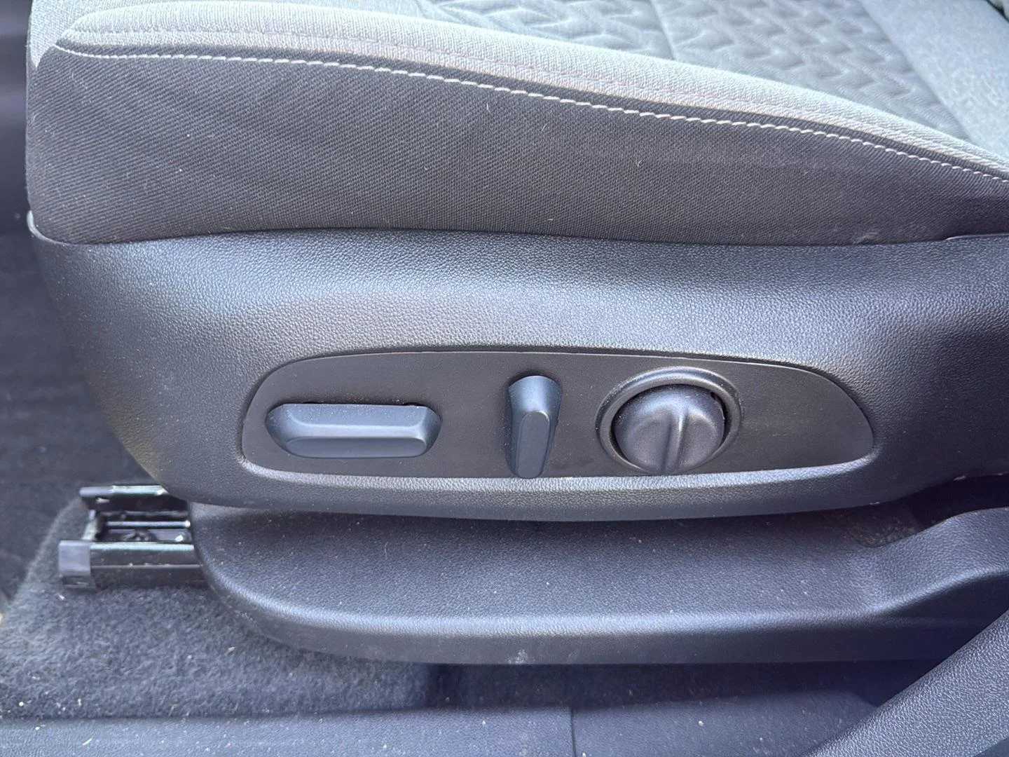 Used 2024 Summit White Chevrolet LS image 9