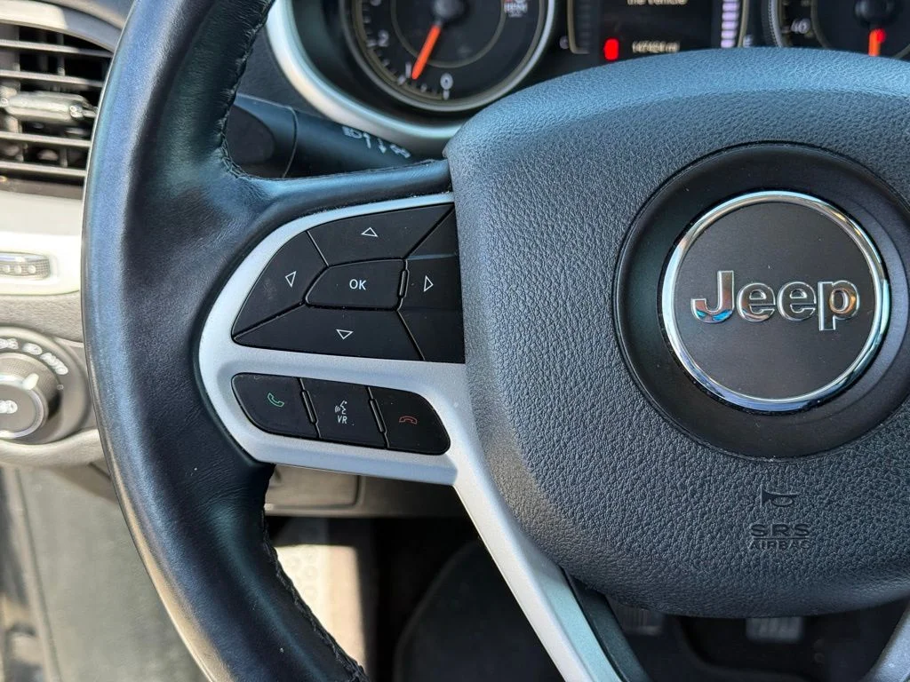 Used 2018 Black Jeep Latitude Plus image 15