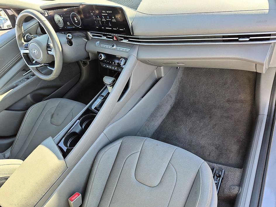 Used 2025 Fluid Metal Hyundai SEL Convenience image 36