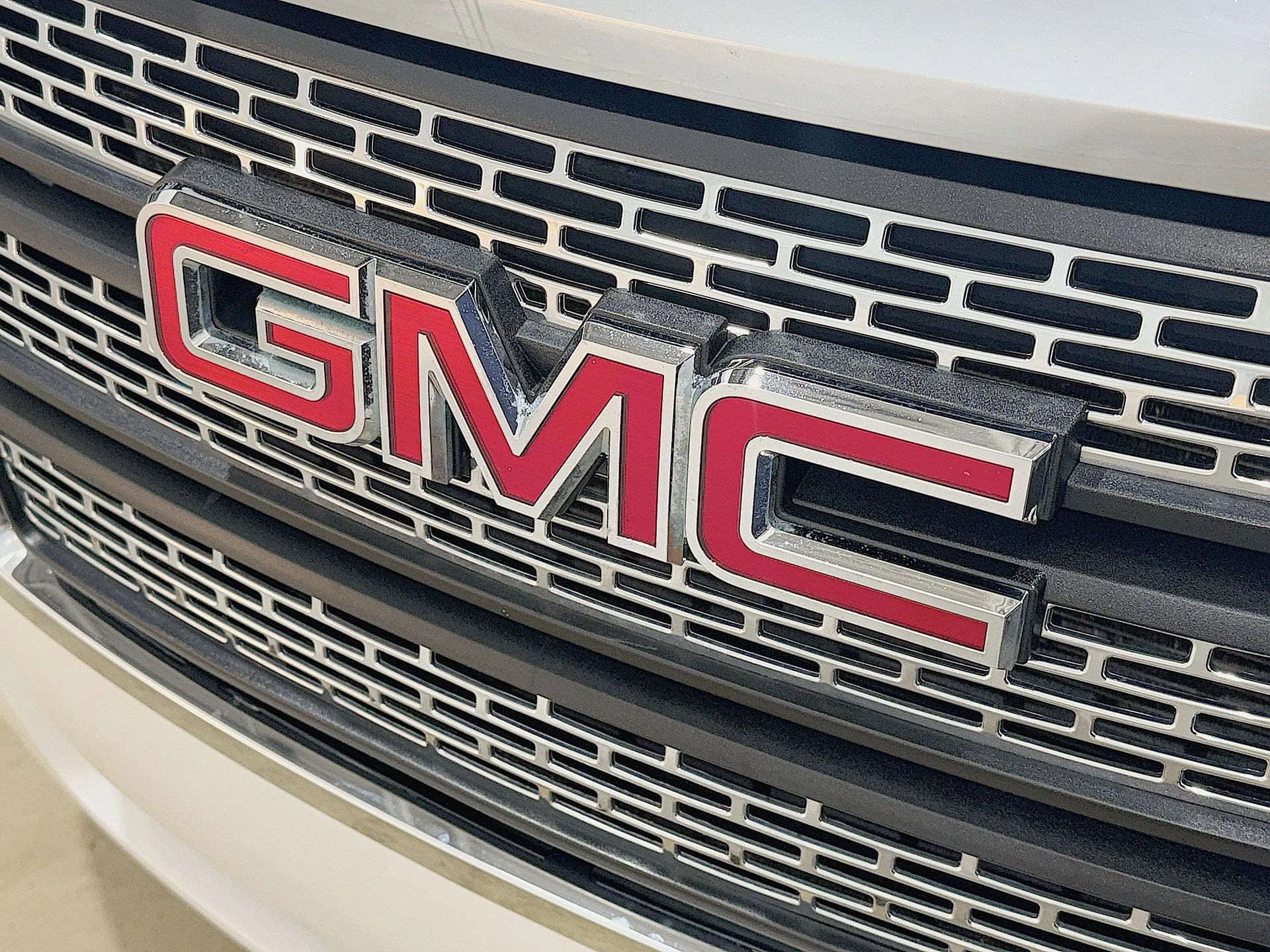 Used 2014 Summit White GMC SLT image 29