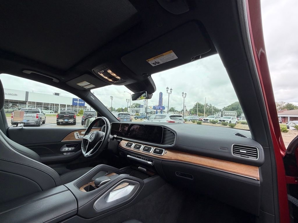 Used 2024 Red Mercedes-Benz GLE 450 image 10