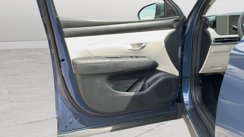Used 2025 Blue Hyundai SEL image 18