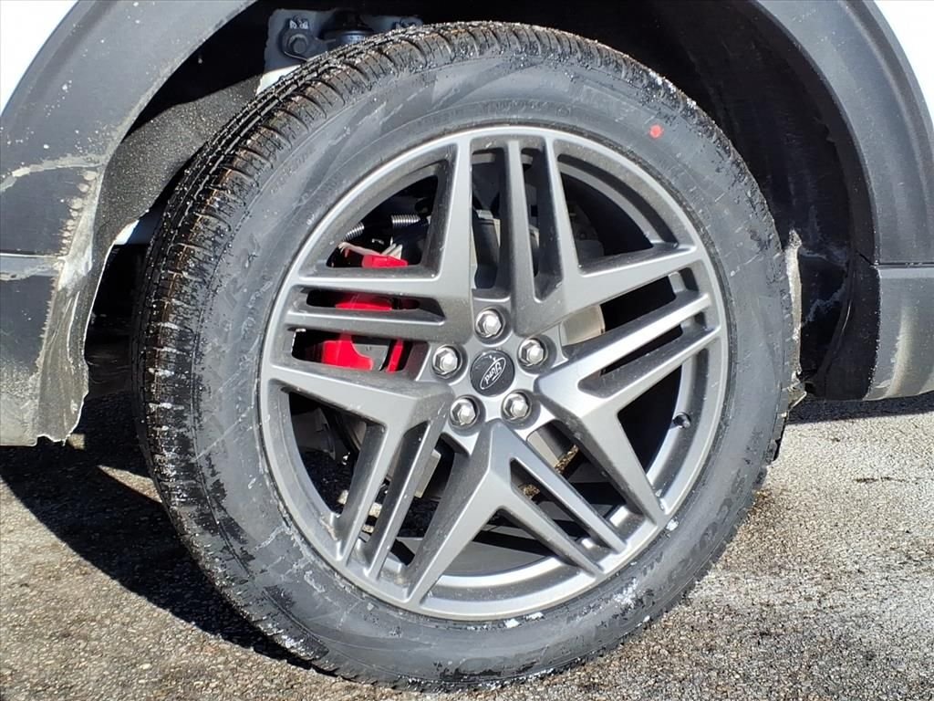 New 2026 Star White Metallic Tri-Coat Ford ST image 7