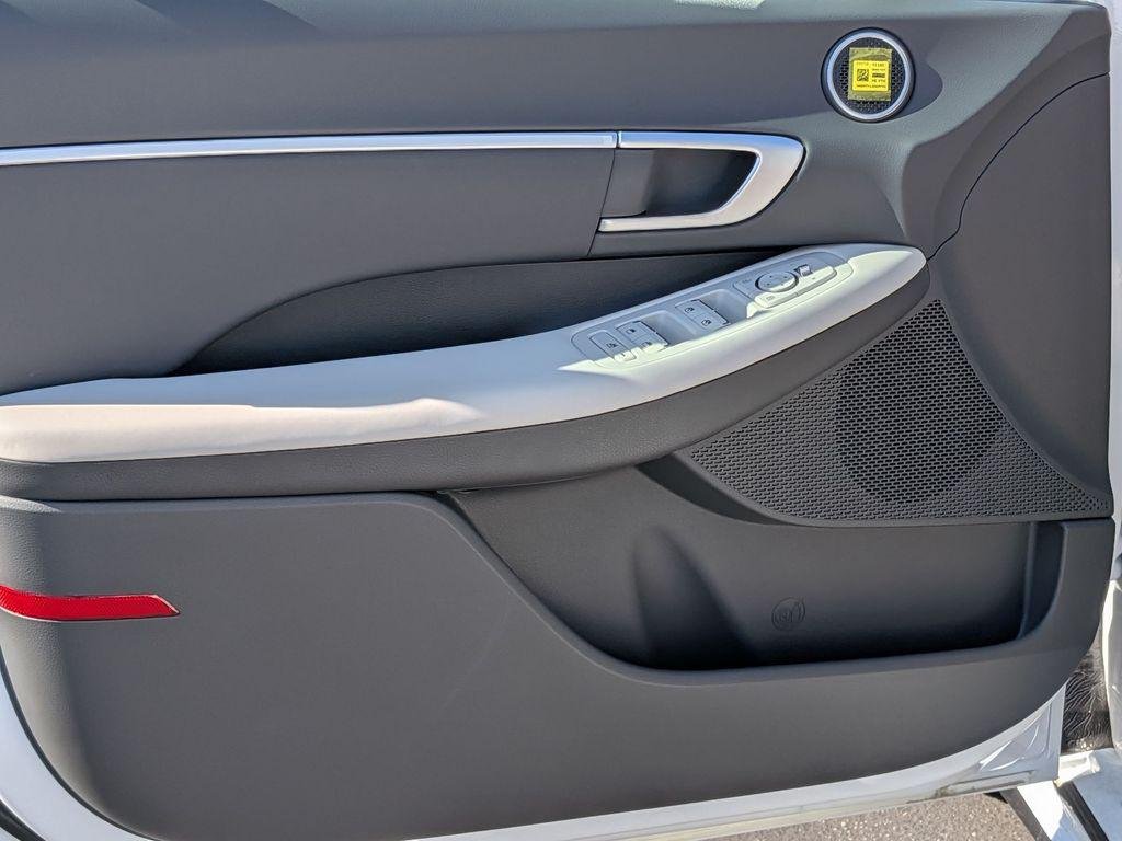 2026 Hyundai Sonata SEL - Photo 12