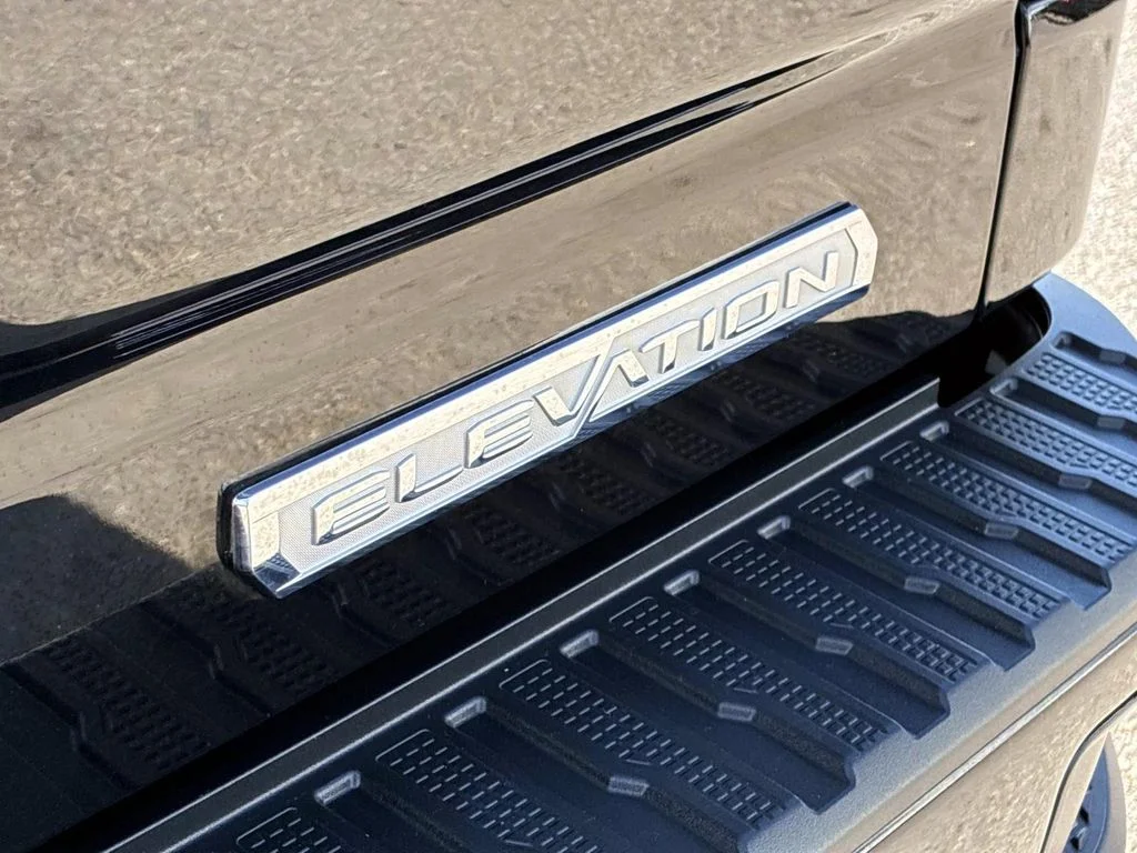 Used 2022 Black GMC Elevation image 11