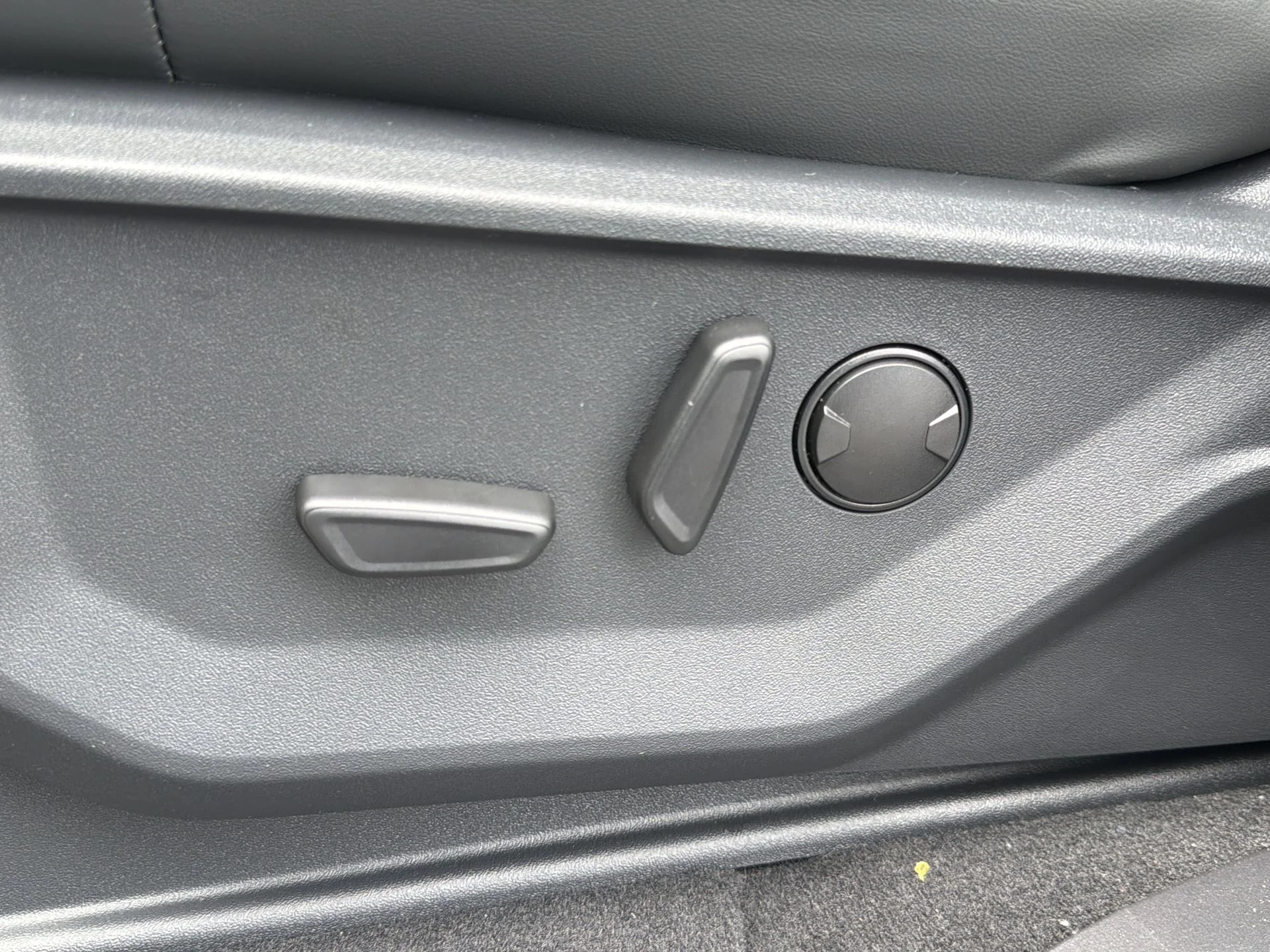 New 2026 Agate Black Metallic Ford MAX Active image 20