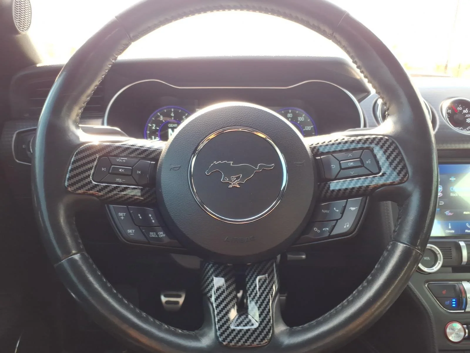 Used 2020 Magnetic Metallic Ford GT Premium image 27