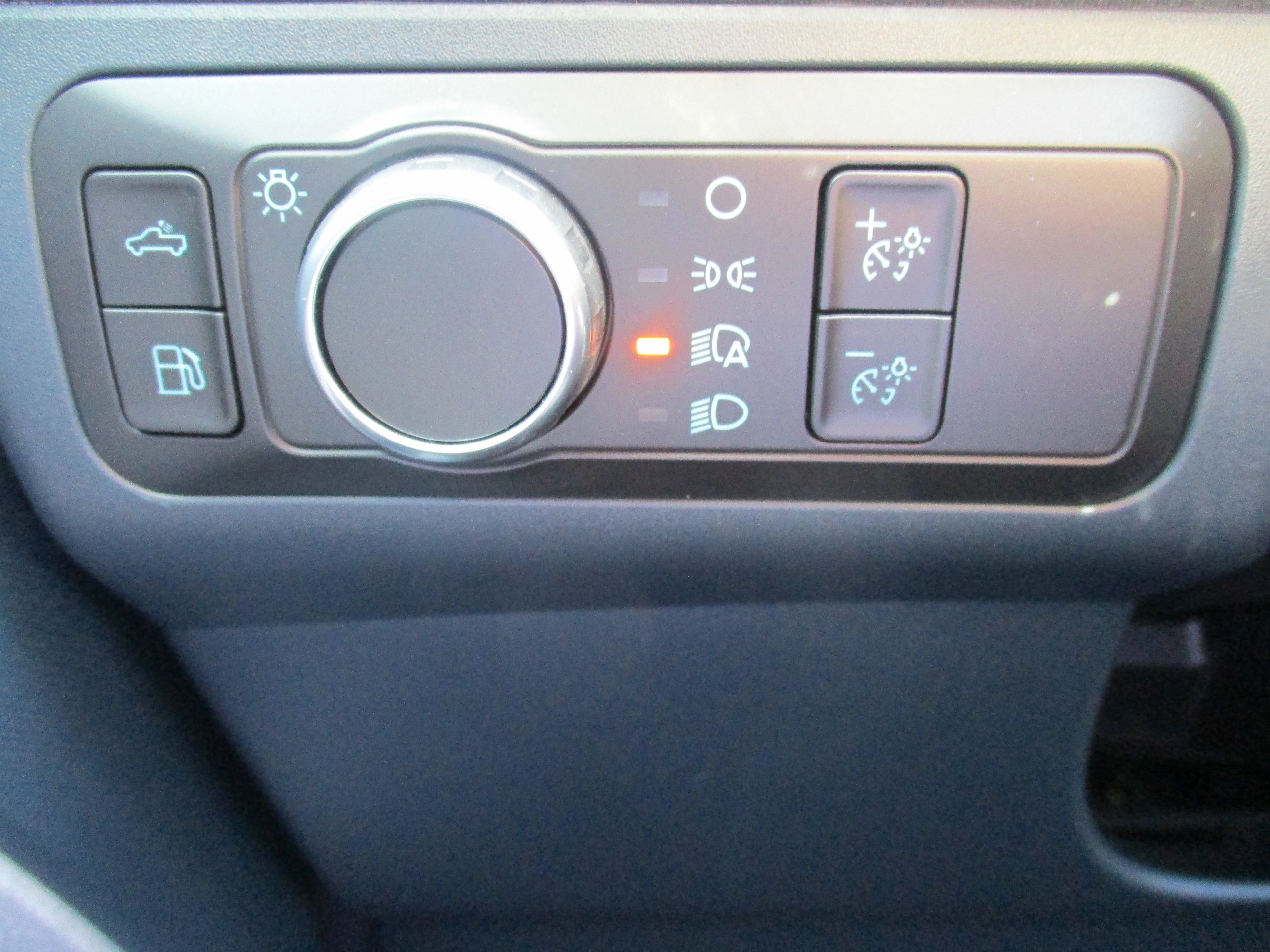 Used 2022 Area 51 Ford XLT Hybrid FWD image 14