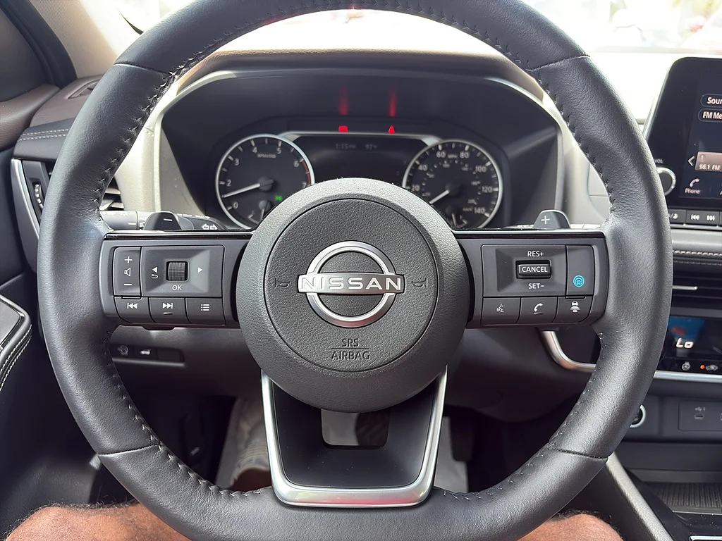 Used 2023 Super Black Nissan  image 21