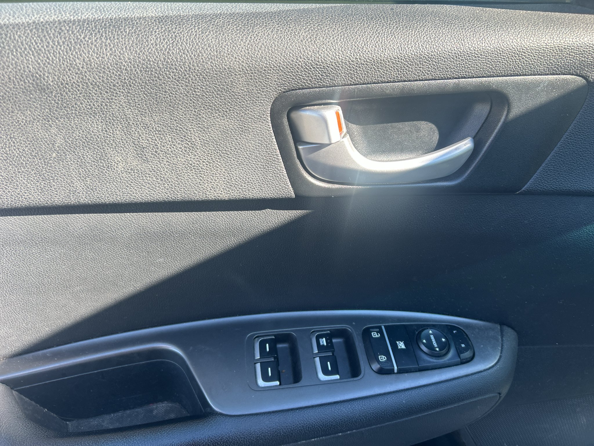 Used 2019 Sparkling Silver Kia LX image 11