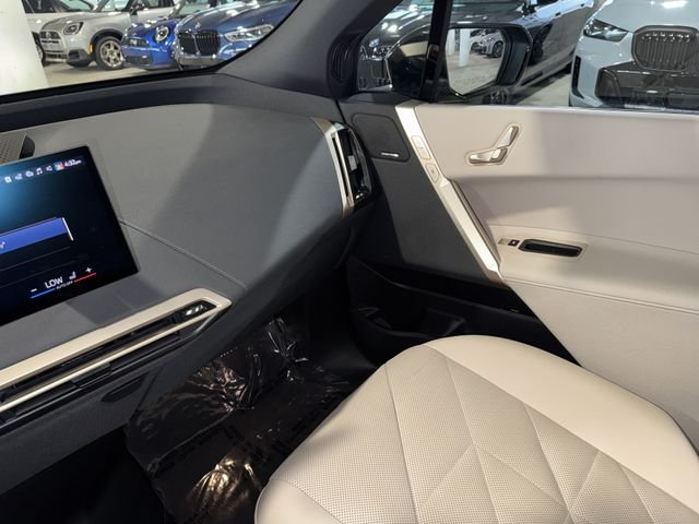 Certified Used 2024 Black Sapphire Metallic BMW xDrive50 image 29