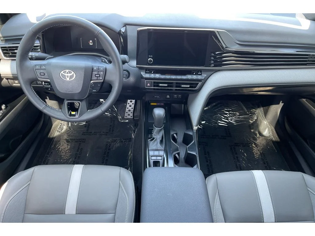 Used 2025 Ice Cap Toyota SE image 16