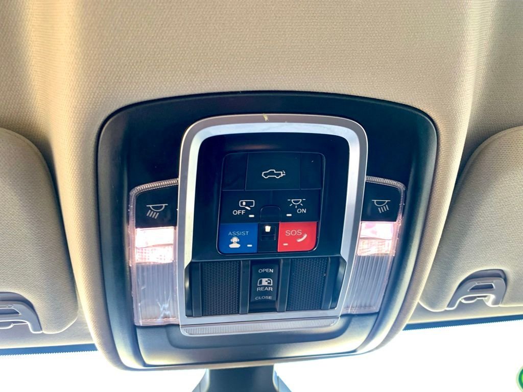 Used 2024 White Ram Laramie image 39