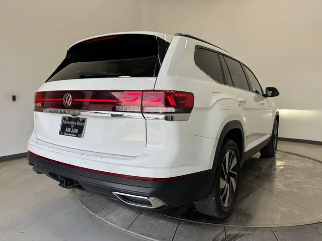 Used 2024 Pure White Volkswagen 2.0T SE w/Technology image 32