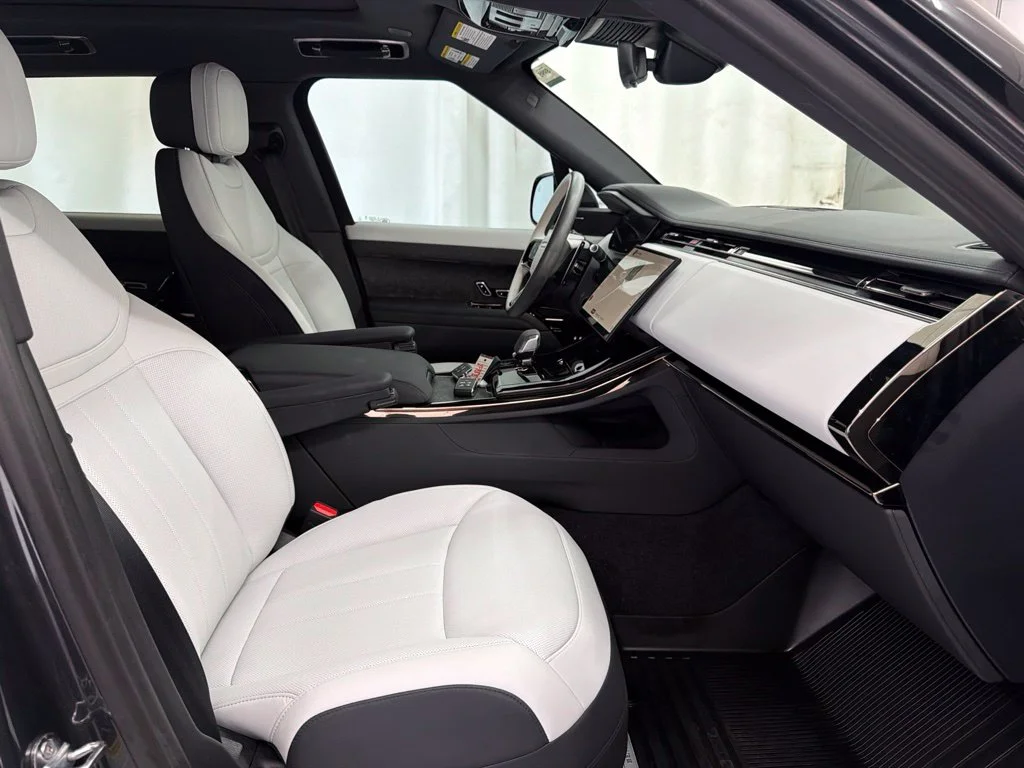 New 2024 Gray Land Rover Dynamic SE image 29