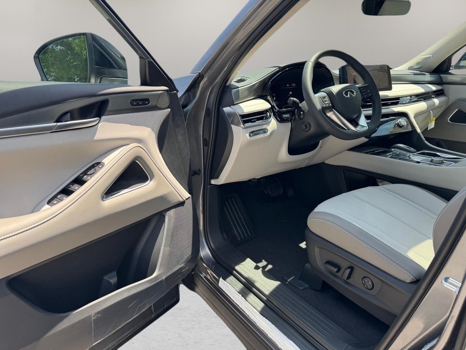 New 2027 Graphite Shadow INFINITI LUXE image 15
