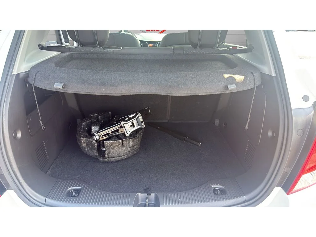 Used 2018 White Chevrolet LS image 14