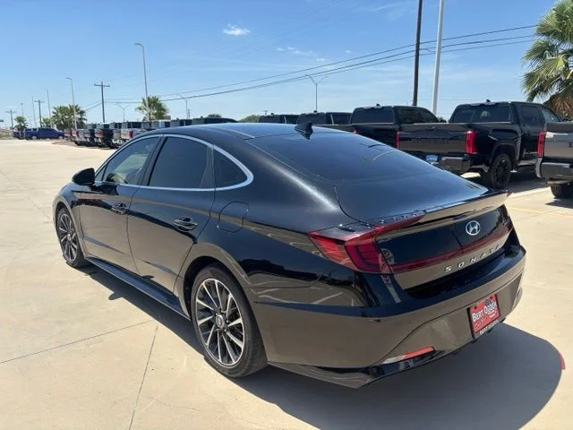 Used 2023 Black Hyundai Limited image 4
