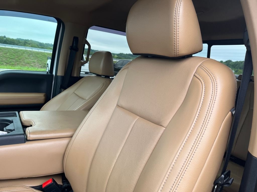 Used 2022 Oxford White Ford Lariat image 12