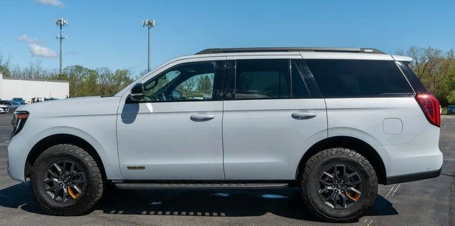 Used 2025 Silver Ford Tremor image 9