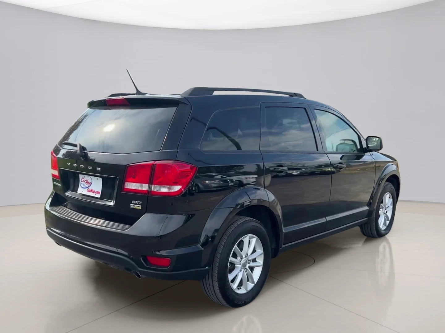 Used 2016 Black Dodge SXT image 5
