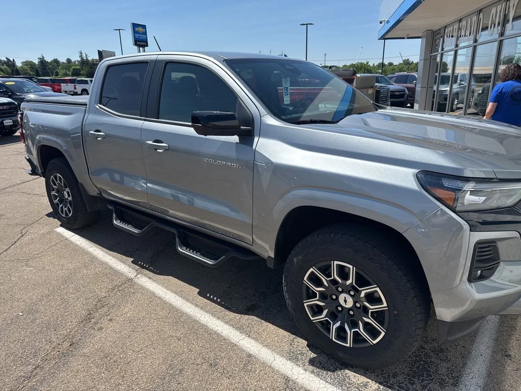 Used 2024 Gray Chevrolet Z71 image 5