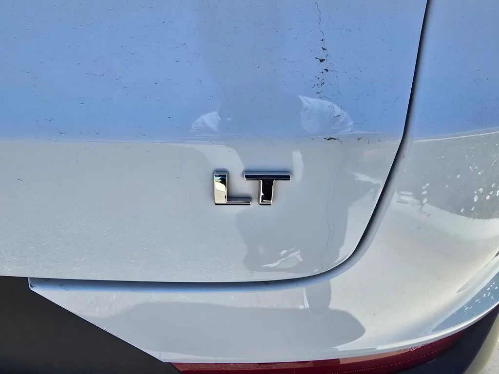 Used 2025 Summit White Chevrolet LT image 30