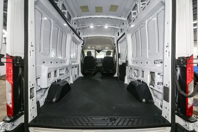 Used 2024  Ford Base image 10