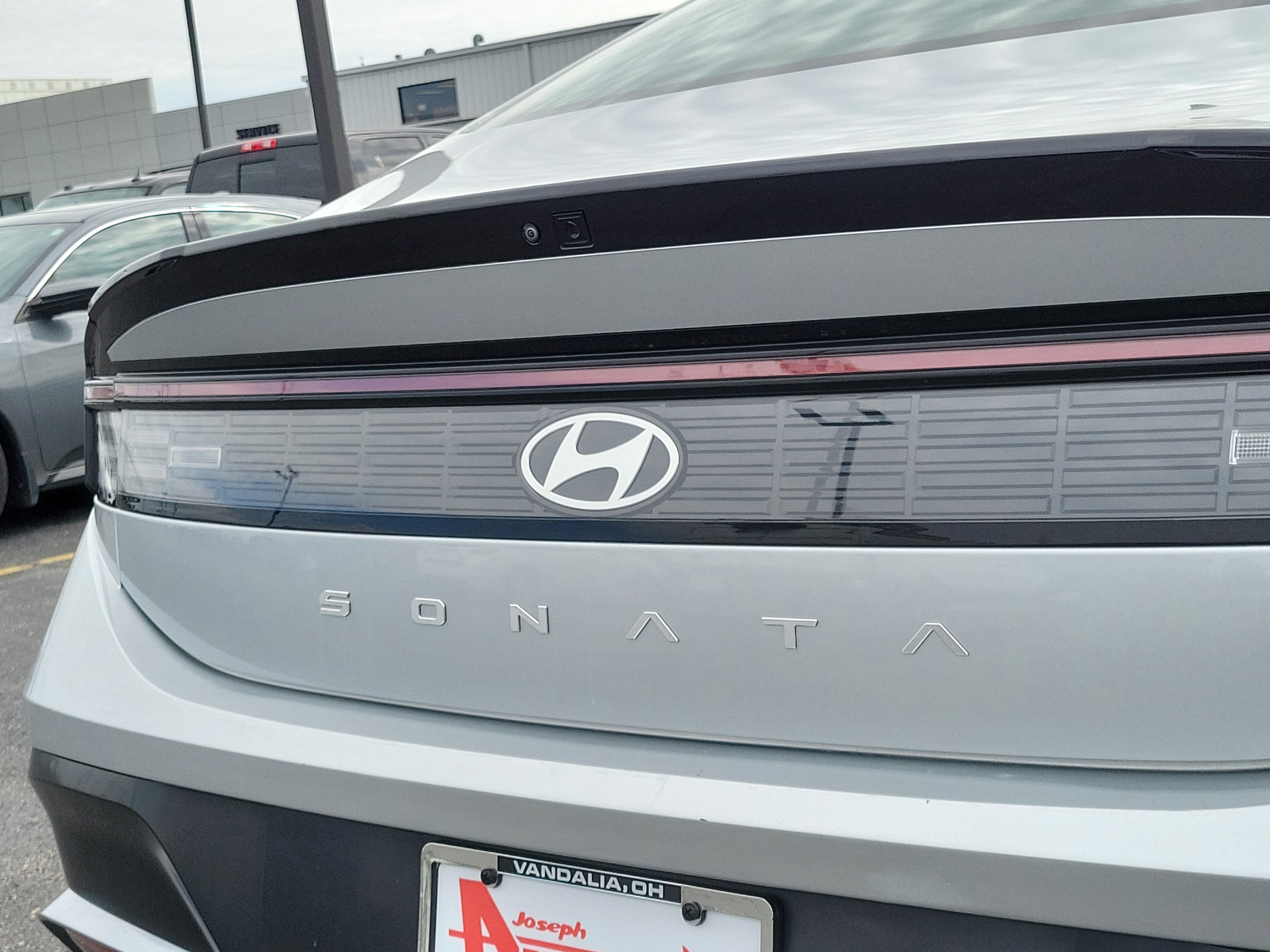 Used 2025 Aero Silver Hyundai SEL image 6