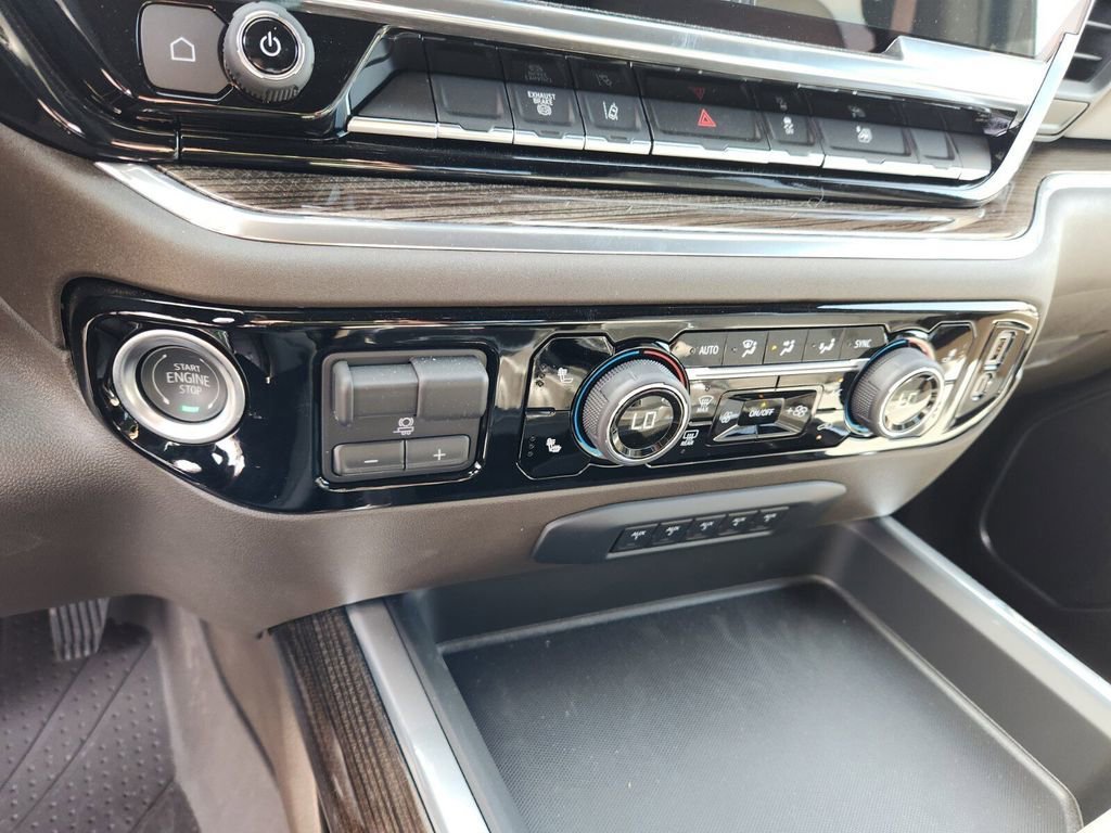 2025 Chevrolet Silverado 3500 HD LT - Photo 16