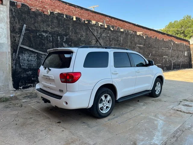 Used 2016 Super White Toyota SR5 image 9