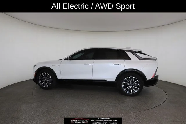 Used 2024 White Cadillac Sport image 8