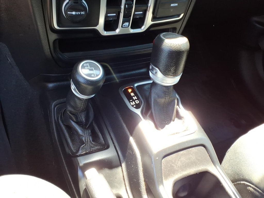 Used 2021 Crystal Metallic Jeep Sport image 14