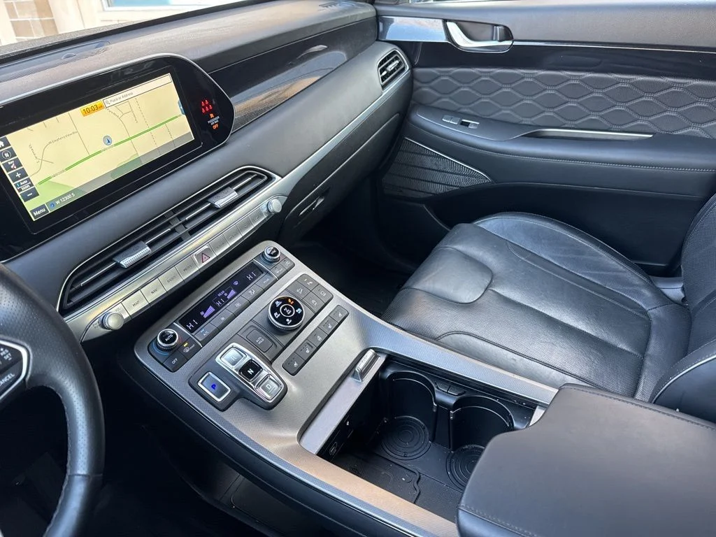 Used 2020 Black Hyundai Limited image 14