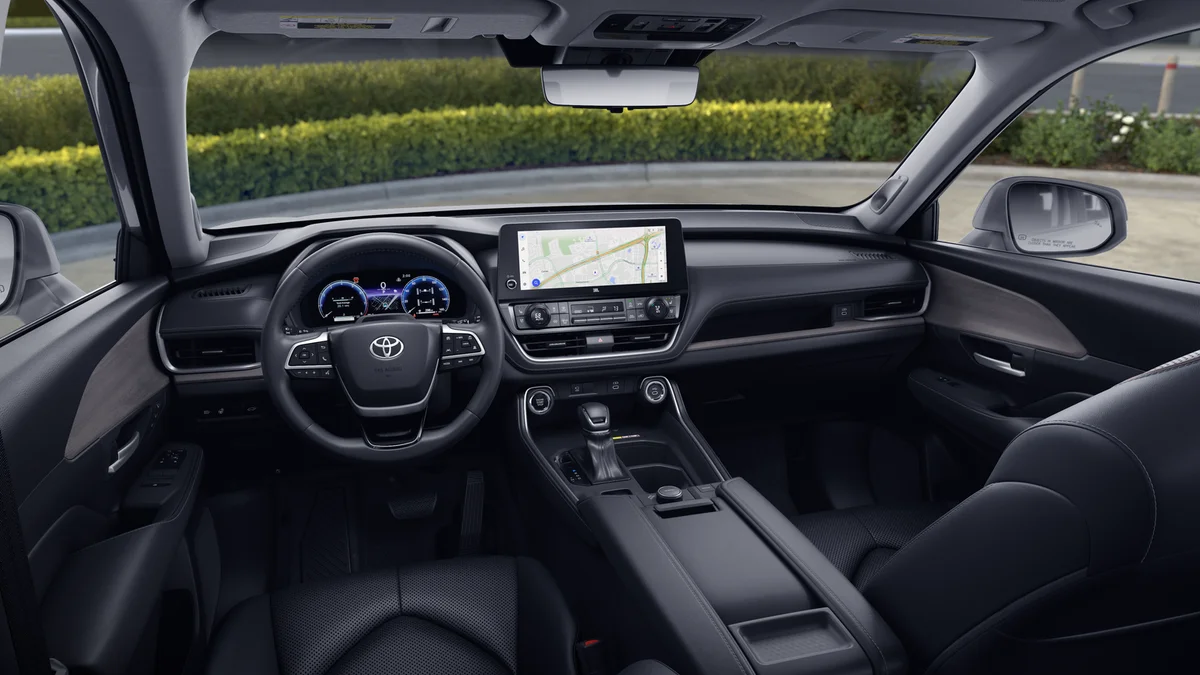 New 2026 Wind Chill Pearl Toyota Platinum image 19