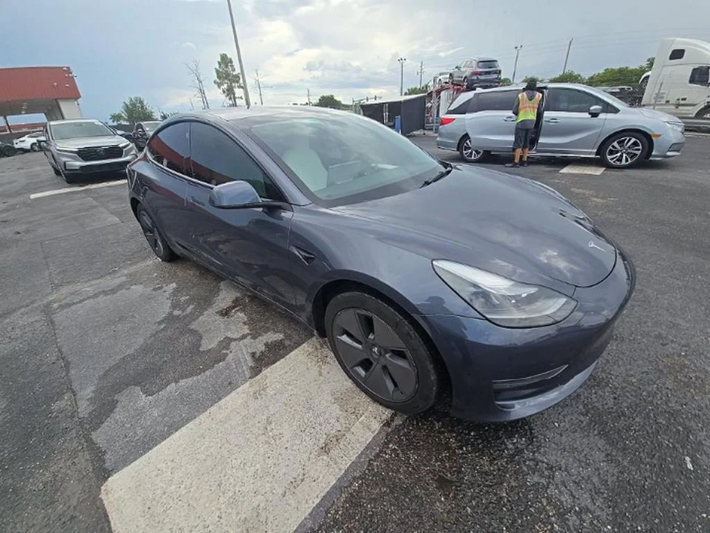 Used 2023 White Tesla Base image 3
