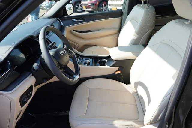 Certified Used 2025 Black Jeep Limited image 15