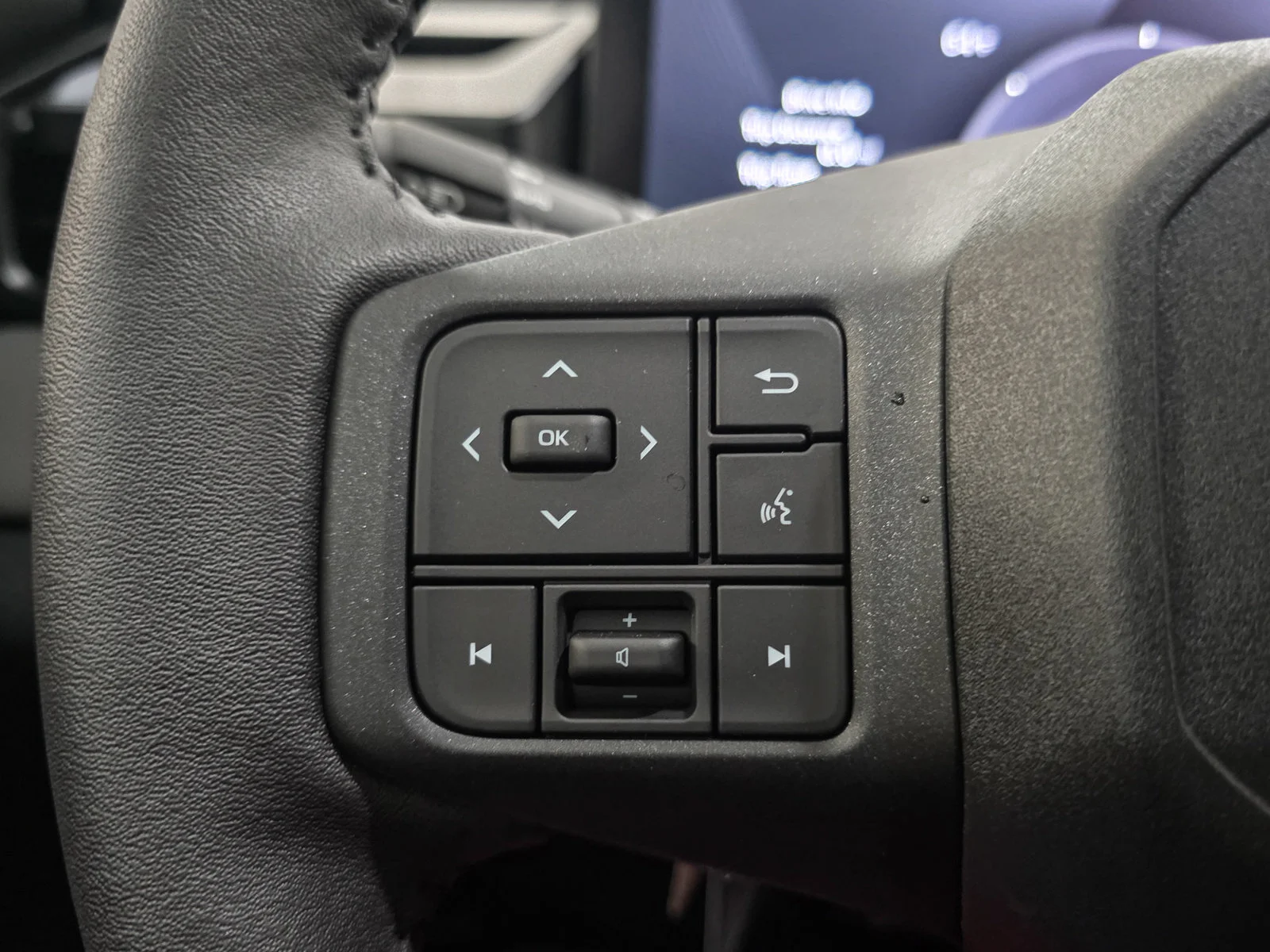 New 2026 Wind Chill Pearl <sup>1</sup> Toyota  XLE Premium image 33