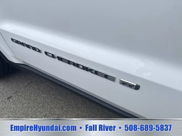 Used 2022 White Jeep Limited image 14
