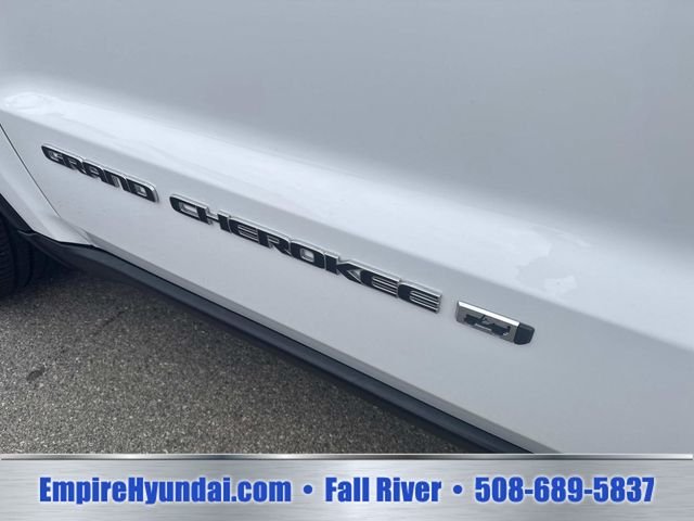 Used 2022 Bright White Clearcoat Jeep Limited image 14