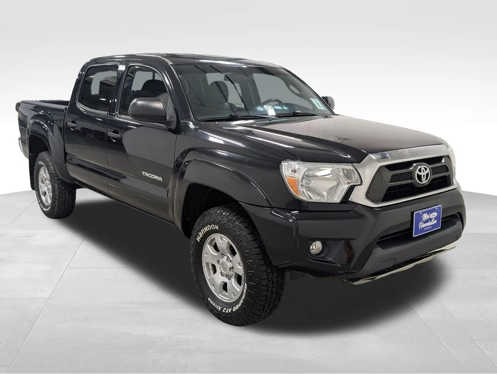 Used 2015 Black Toyota Base image 17