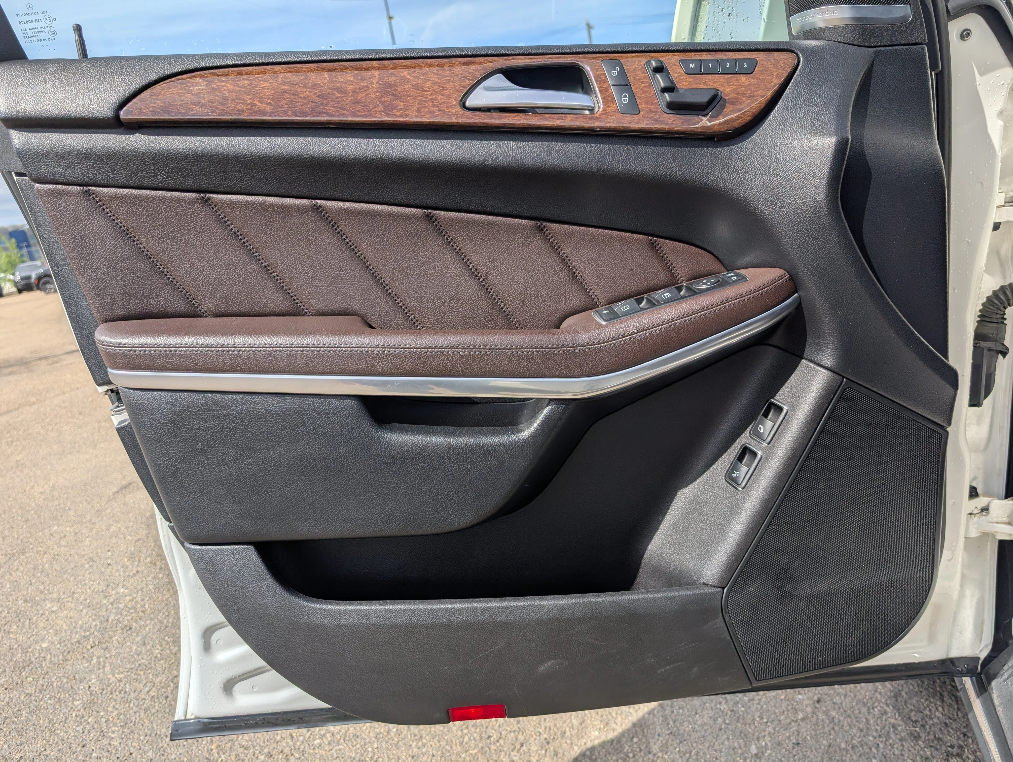 Used 2013 White Mercedes-Benz GL 350 BlueTEC image 17