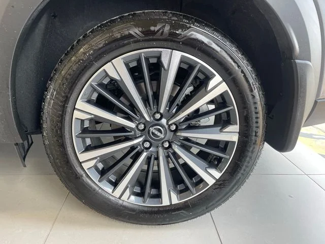 Used 2026 Gray Nissan Platinum image 21