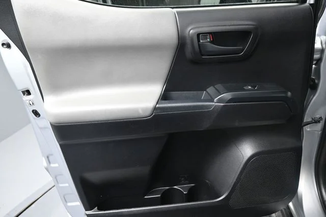 Used 2019 Silver Toyota SR image 9