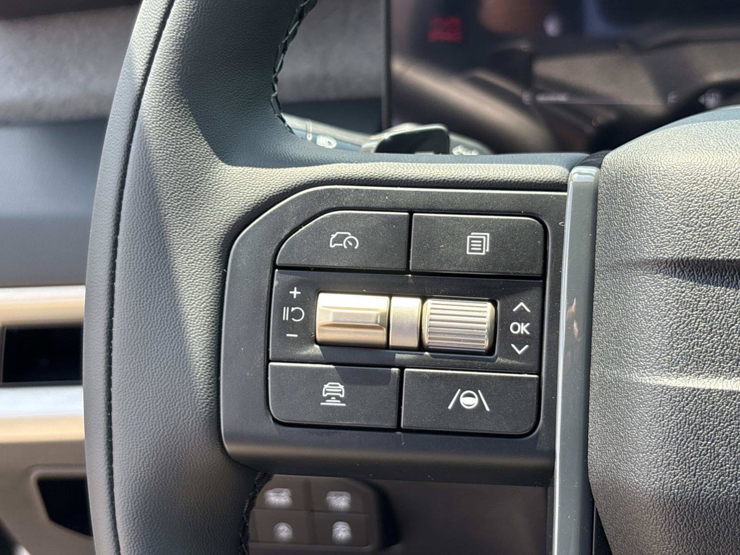New 2027 Glacial White Pearl Kia S image 23