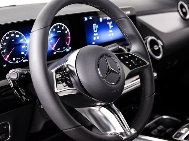 New 2026 Polar White Mercedes-Benz GLA 250 image 59