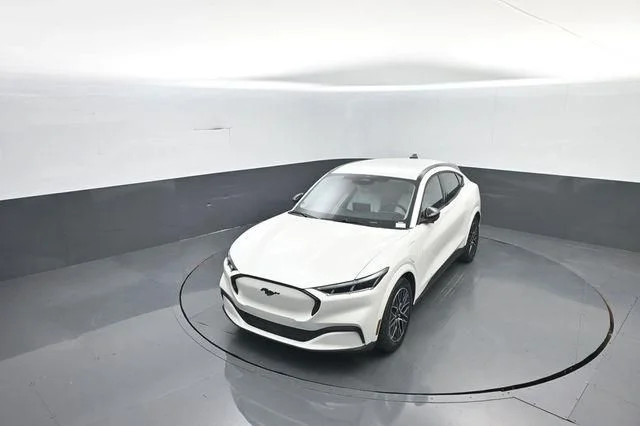 New 2026 Star White Metallic Tri-coat Ford Premium image 27